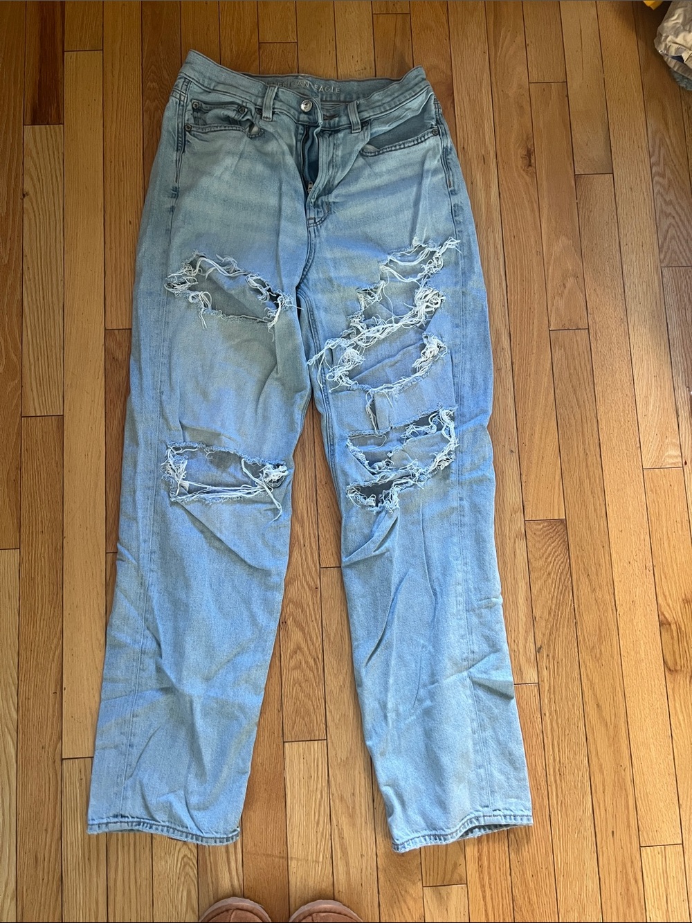 American Eagle Outfitters Light Blue Ripped Boyfriend Jeans